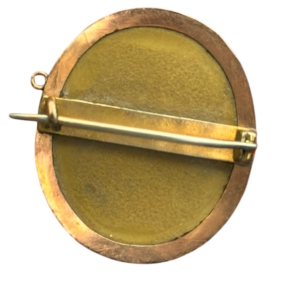 Antique Cherub Brooch - Picture 2 of 3